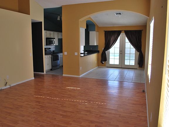 2nd image of 3118 W Ross Ave #House