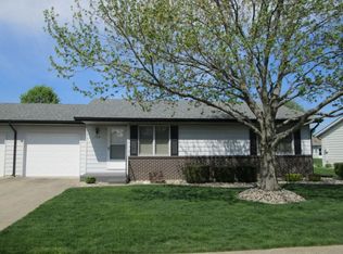 155 Oakmont Dr, Bremen, IN 46506