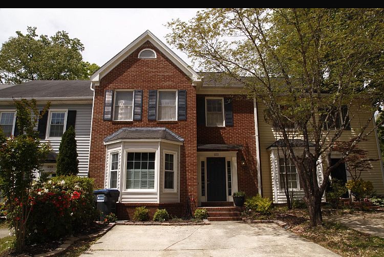 1st image of 597 Harcourt Pl SE