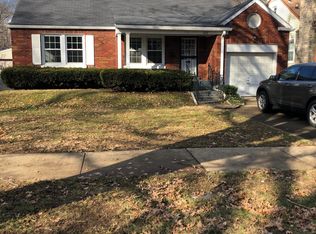 3923 Hycliffe Ave, Saint Matthews, KY 40207