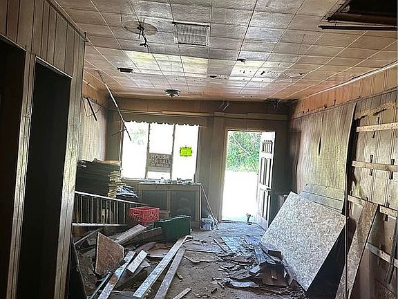 2nd image of 426 W Centre St