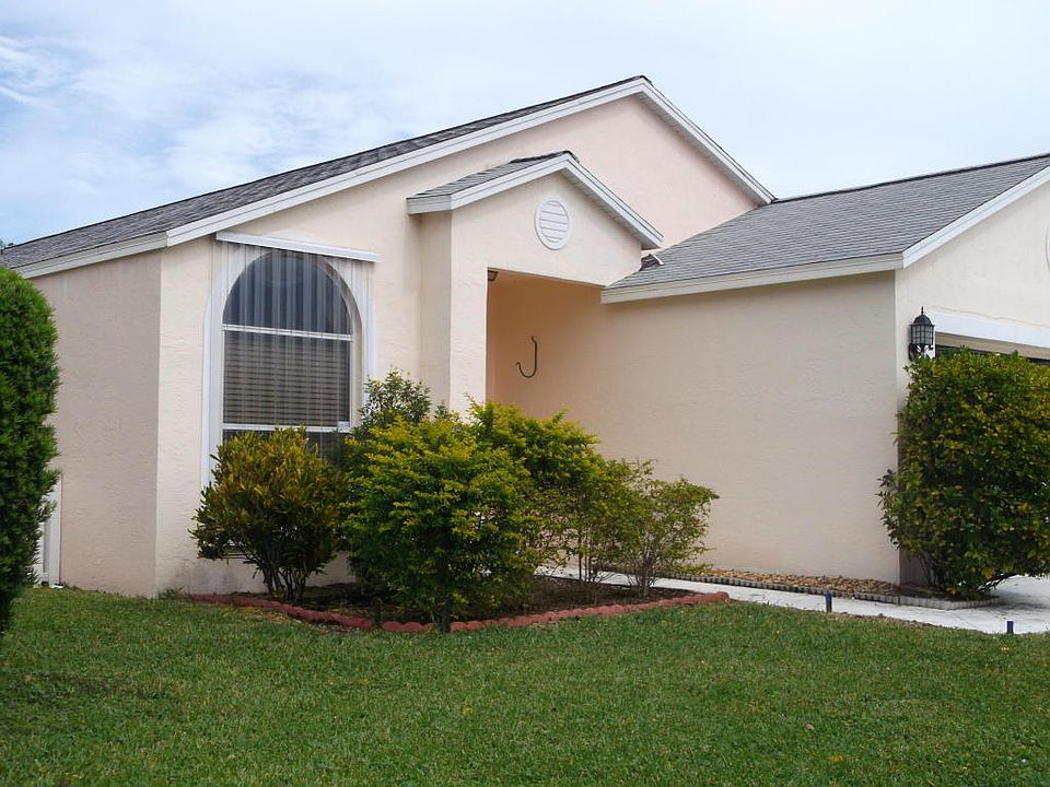 1st image of 2 Bentwater Cir