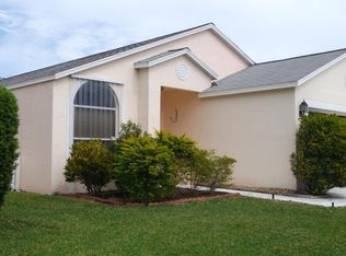 2 Bentwater Cir, Boynton Beach, FL 33426