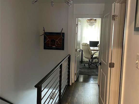 5th image of 1065 Pinegate Dr