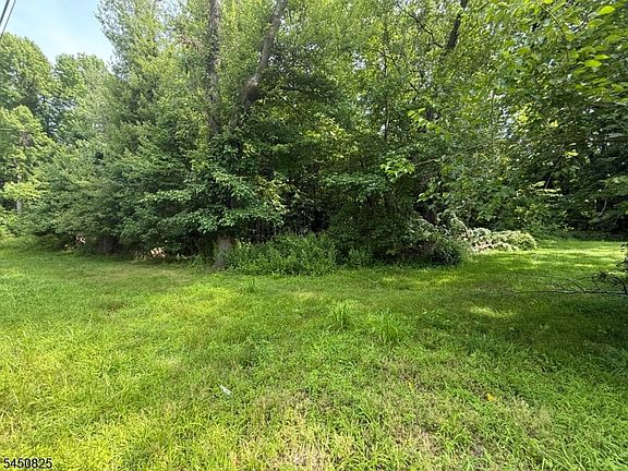 3rd image of 70 Fairfield Rd