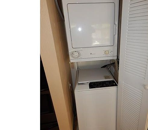 5th image of 185 Santa Clara Dr APT 6