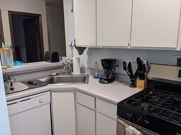 4th image of 454 W Wrightwood Ave APT 3C