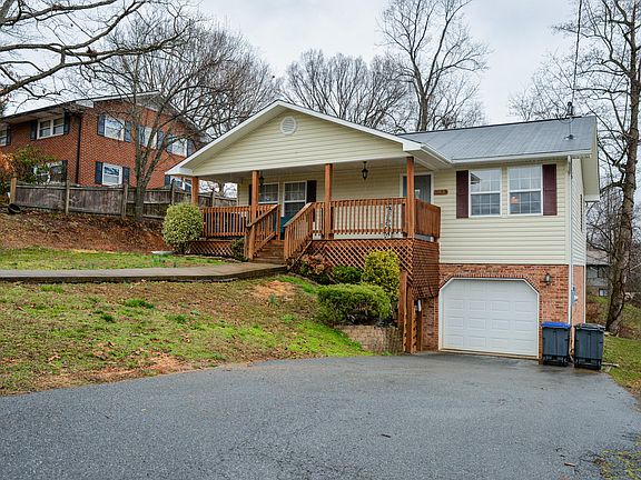 3rd image of 913 Afton St