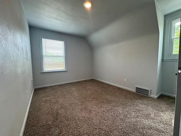 12655 Kelly Rd — Photo 10