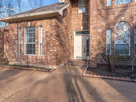 2nd image of 11225 Magnolia Gln