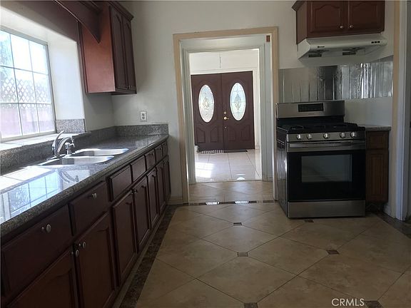 3rd image of 1028 Walnut St #1/2