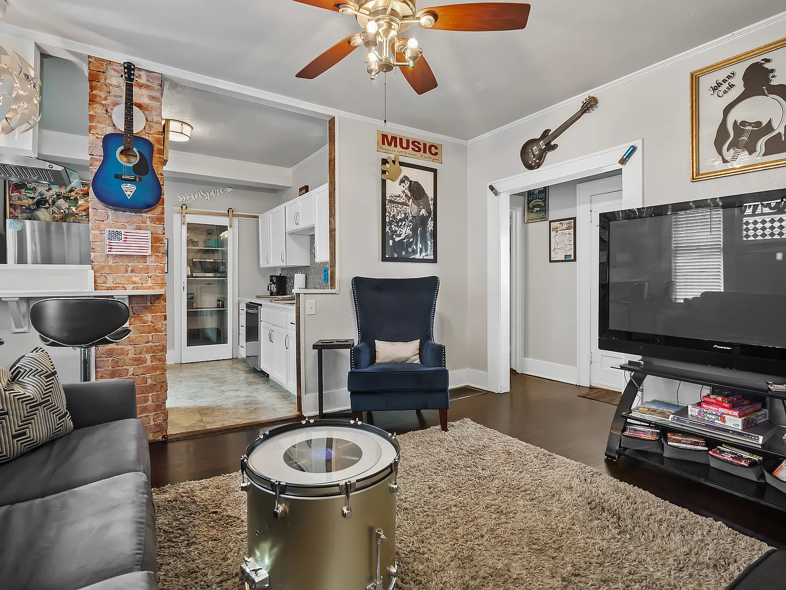 3 bed, 1100 sqft, $1,500 — Photo 4