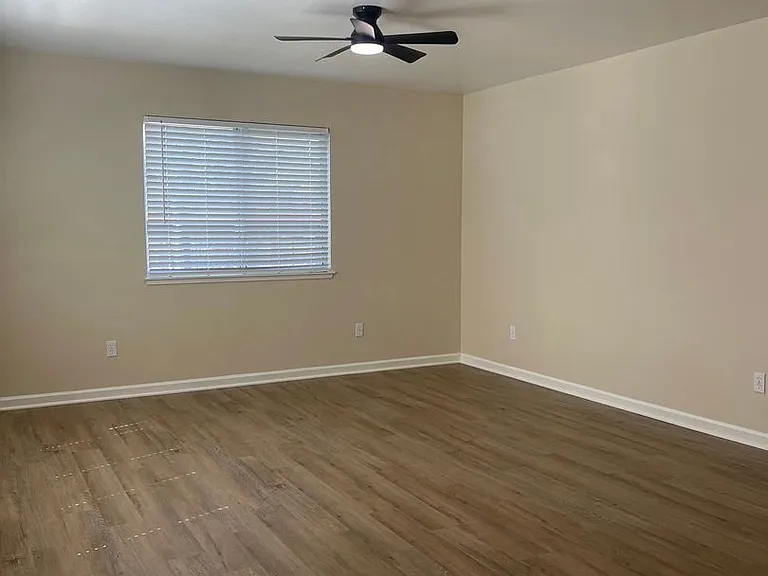 802 Cally Ct — Photo 13