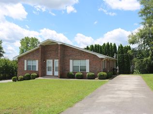 2684 Avery Cir, Lenoir City, TN 37772