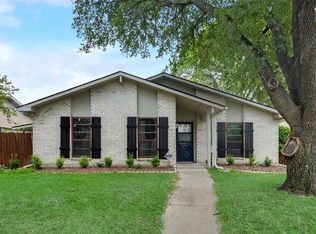1820 Paxton Dr, Carrollton, TX 75007