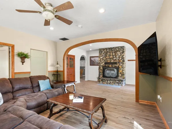 812 E Main St, Kendrick, ID 83537