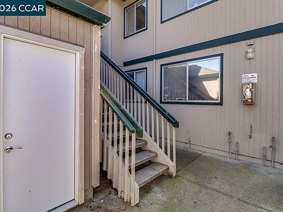 3rd image of 1123 Chadwick Cir