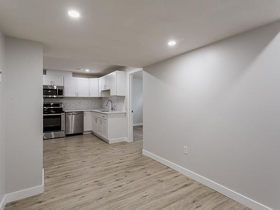 13532-woodcroft-ave-006_05052021
