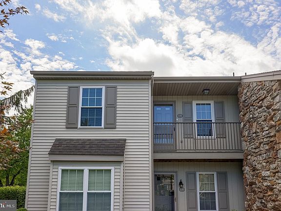 3rd image of 232 Greenview Dr