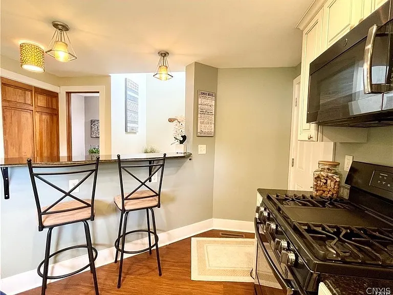 8423 Bubbling Springs Dr — Photo 11