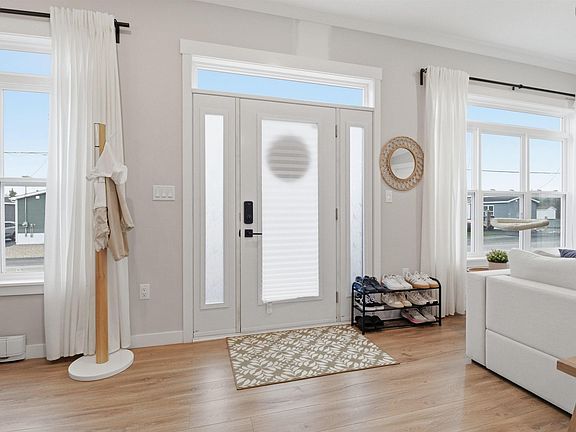 4th image of 2 Helmsley Cres
