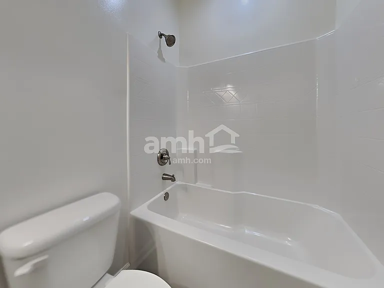 109 Orleans Ct — Photo 16