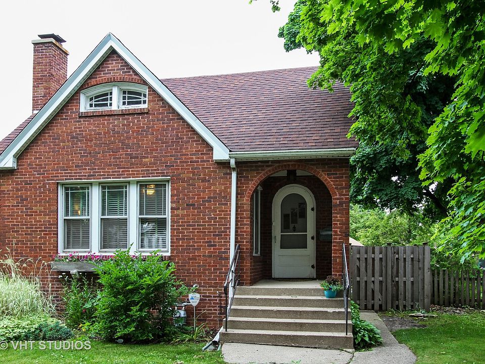 1st image of 920 Massena Ave