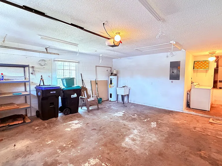 10725 Brice Ct — Photo 23