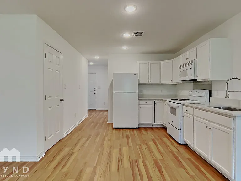 3034 W Salinas St #102 — Photo 5