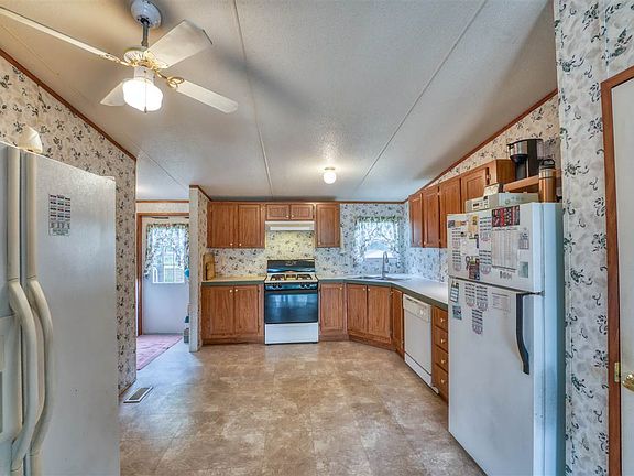 2nd image of 970 Navajo Dr