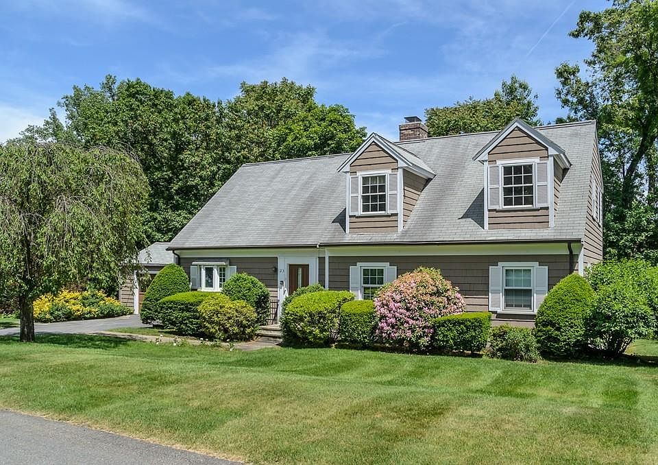 1st image of 23 Crestwood Dr