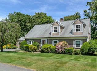23 Crestwood Dr, Wellesley, MA 02481