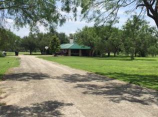 12 Tanglewood St, Uvalde, TX 78801