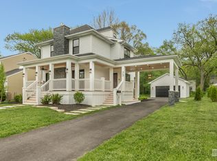 73 N Main St, Glen Ellyn, IL 60137