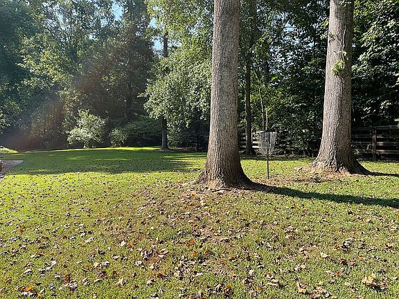 4th image of 3365 Dogwood Cir