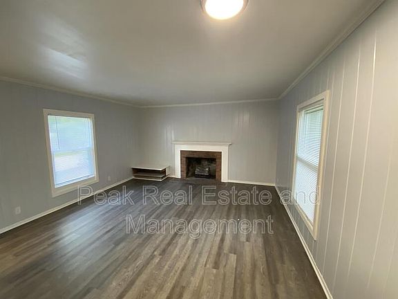 4th image of 1050 Neland Ave SE
