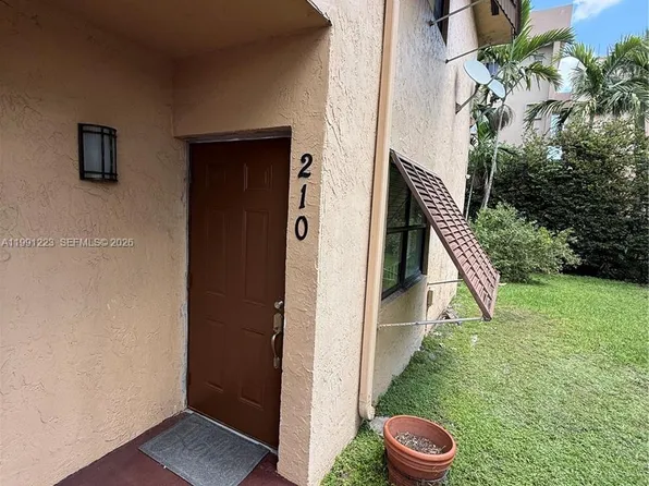 6854 NW 173rd Dr APT 210, Hialeah, FL 33015
