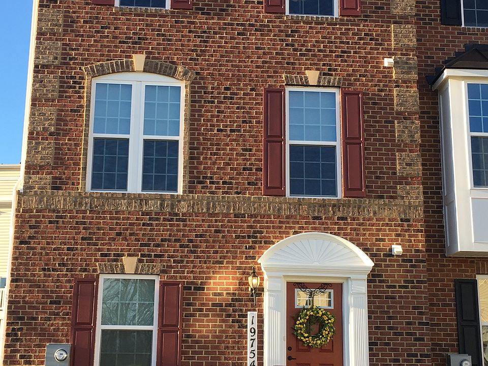 2nd image of 19754 Vaughn Landing Dr