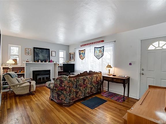 5th image of 521 Lincoln Dr