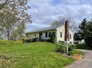 24 Laurie Ln, Guilford, CT 06437