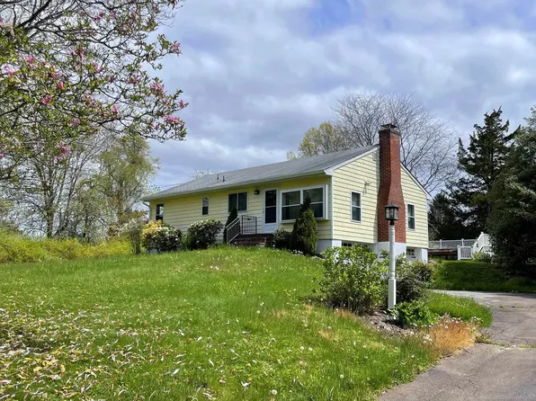 24 Laurie Lane, Guilford, CT 06437