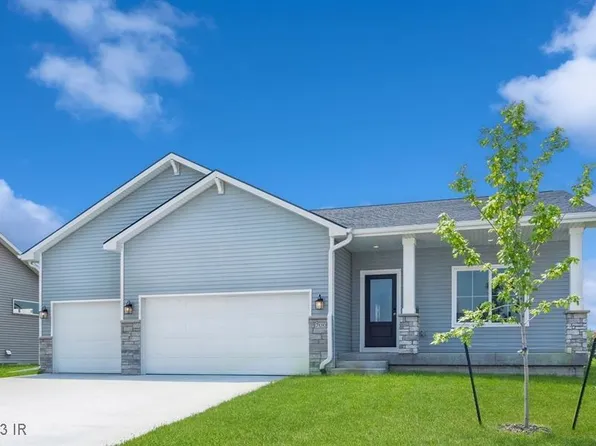 700 Oak Ct, Dallas Center, IA 50063