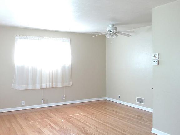 5th image of 554 Van Tress Dr