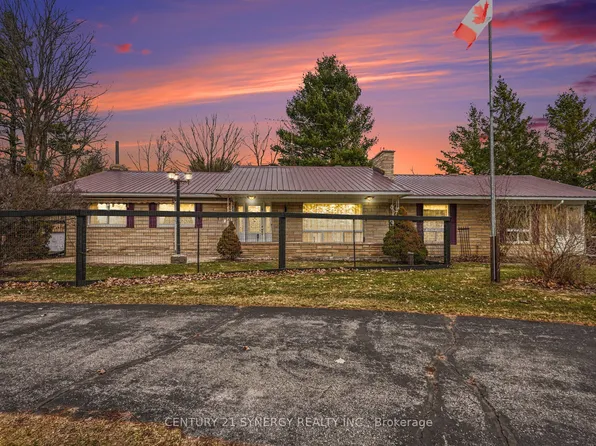 220 Highfield Cres, Beckwith, ON K7C 0V3