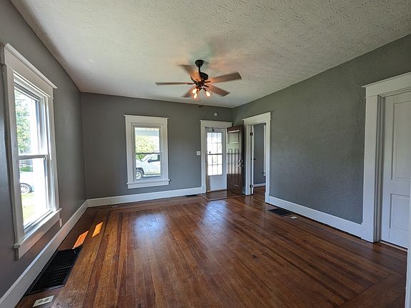 3rd image of 104 N Durbon St