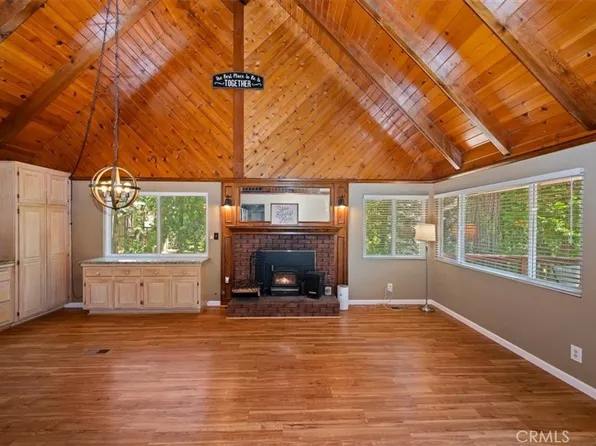 363 Castle Gate Rd, Lake Arrowhead, CA 92352