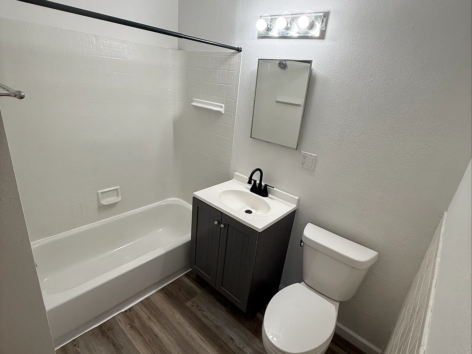 Seward Apartments — Photo 3
