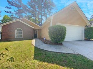 726 Shore Dr, Lithonia, GA 30058