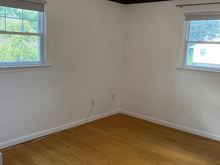 54 Sycamore Ln — Photo 21