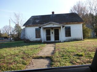 234 E Broad St, Blackstone, VA 23824